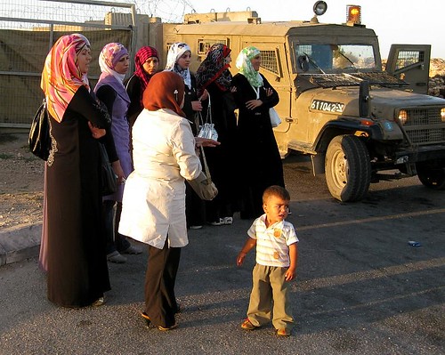 Atara - Bir Zeit checkpoint - 12 July 2009 - women and children being searched