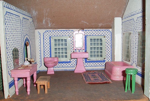  year dollhouse furniture was in production according to Dian Zillner