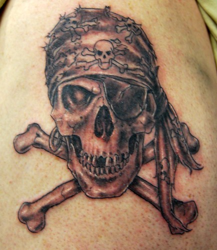  skull and crossbones tattoo 