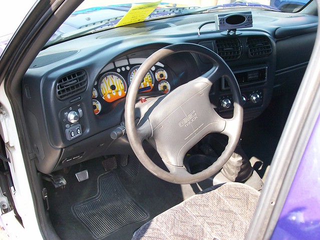 auto car interior autoshow 1998 gmc carshow steeringwheel showshine 567club bowtiesvstheworld 567clubedmontonandarea sonomacustom gmcsonomacustom