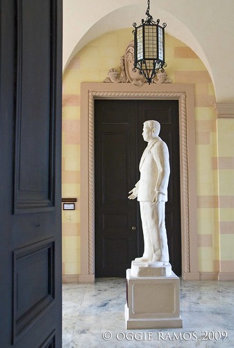 malacanang museum hallway magsaysay statue