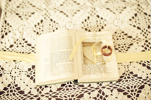 I am in love with this homemade ring holder made out of a book DIY Vintage