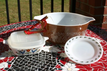 Corning Country Festival & Pyrex Woodland & Green Leaf 
Tableware Resized