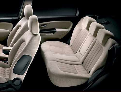 Fiat Linea Interior Pictures. Fiat Linea Rear Seats Interior Photo. Fiat Linea is a new in trend with its affordable price, handy controls, beautiful and exciting interiors and exteriors