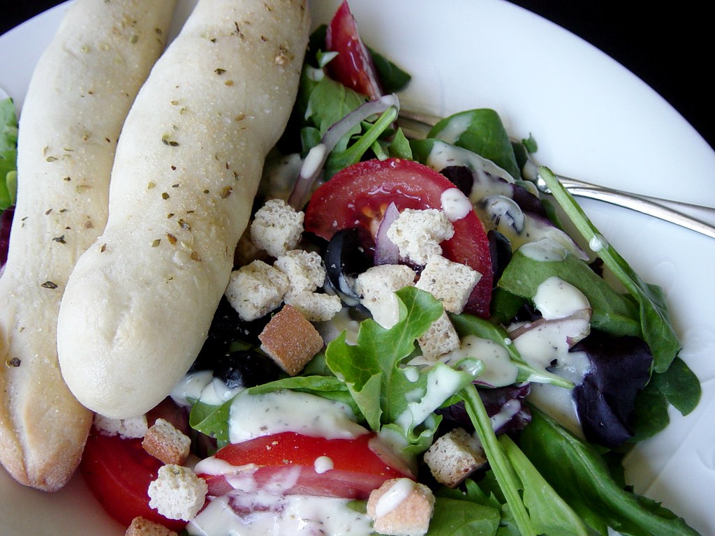 Olive-Garden-inspired breadsticks & salad