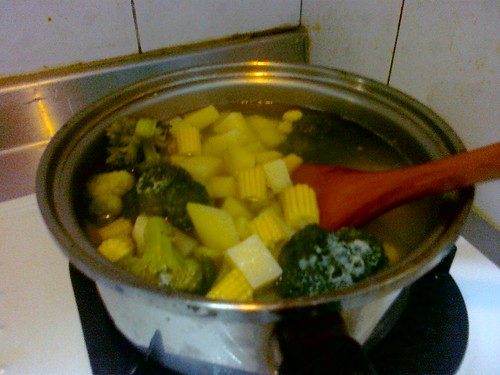 馬鈴薯,小玉米,花椰菜,先煮一下下