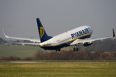EI-EBA - Ryanair - Boeing 737-8AS (737) - Luton - 090318 - Steven Gray - IMG_1796