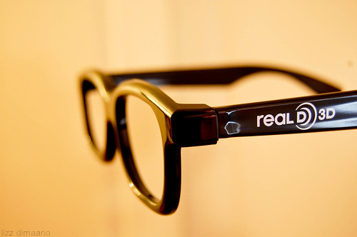 Model Status · Flannel · Real 3D Glasses 