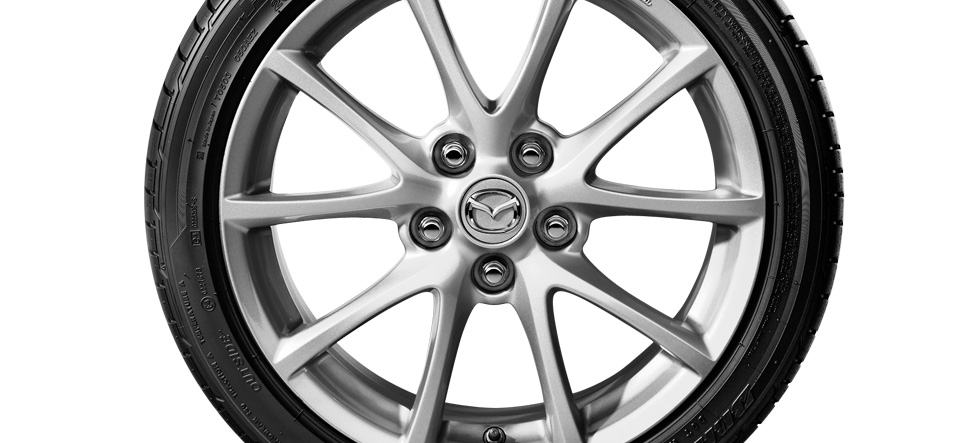 17-inch alloy wheels 10-spoke sporty design