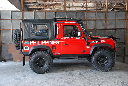 Team Land Rover Philippines Side View The snorkel has been modified as well 