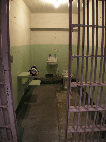 SANY0115 in jail cell