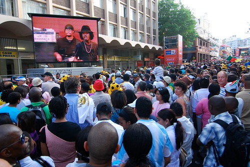 K'naan and crowd