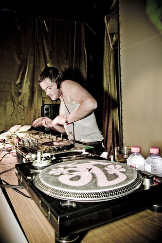 20080629-IMG_6003 DJ Romeo @ Korvet club ©  Dima Bushkov