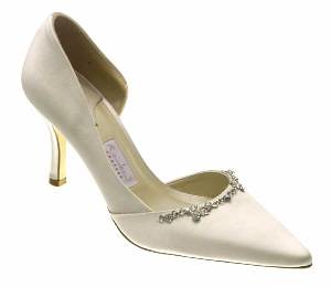 Unique and interesting designs for wedding shoes. 
