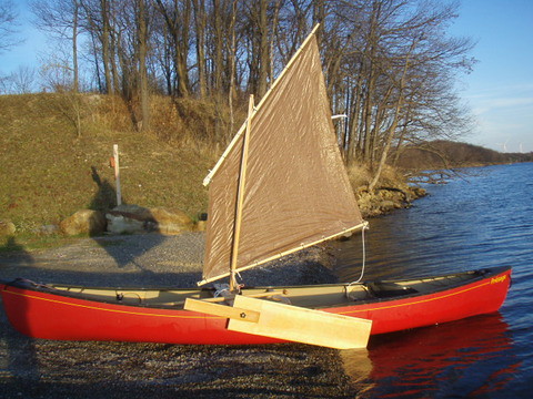 both hulls just fine it adapts to most kayaks and canoes ok click this 