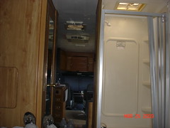 Taken from the queen size bed in the rear facing the shower area 作者 Motorhome Travelcraft