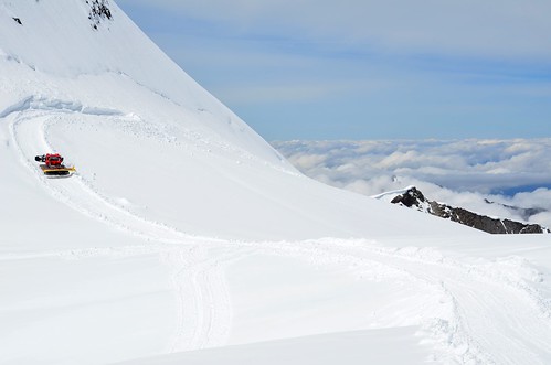 Au Jungfraujoch (alt 3454m alt  -  11333 ft) by genese68...Philippe