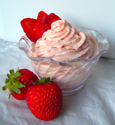 Healthy Sugar-Free Strawberry Mousse