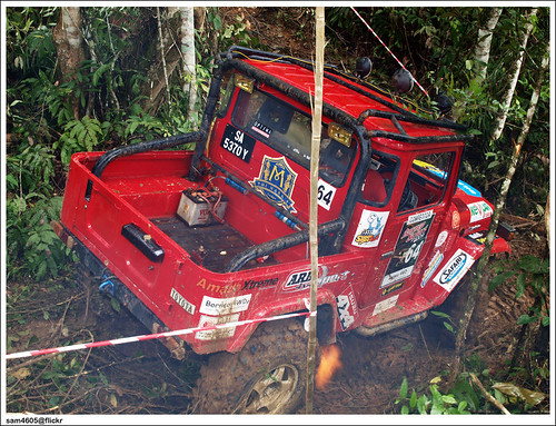 Ranau 4x4 Challenge - Kampung Tagudon Lama Ranau - Toyota BJ43 exhaust flame