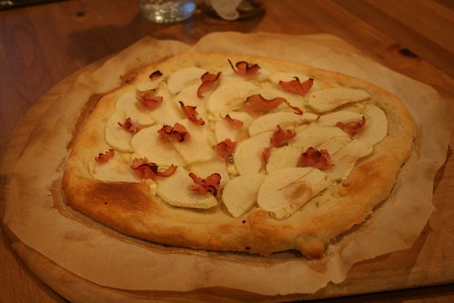 Savory apple tart (pizza)