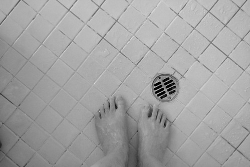 shower feet
