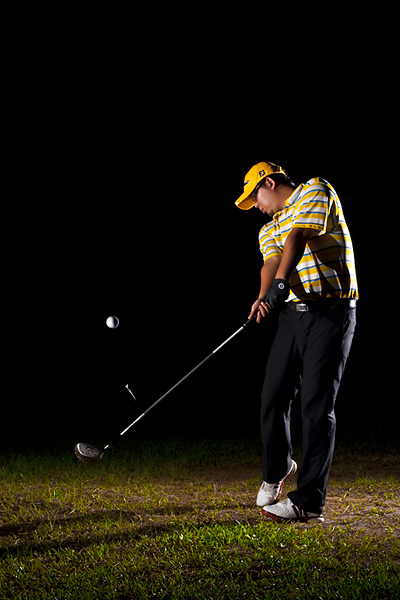 GOYA Strobist: Golfer teeing off, front shot