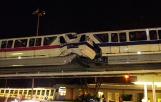 Choque de 2 trenes de Disneylandia, Orlando