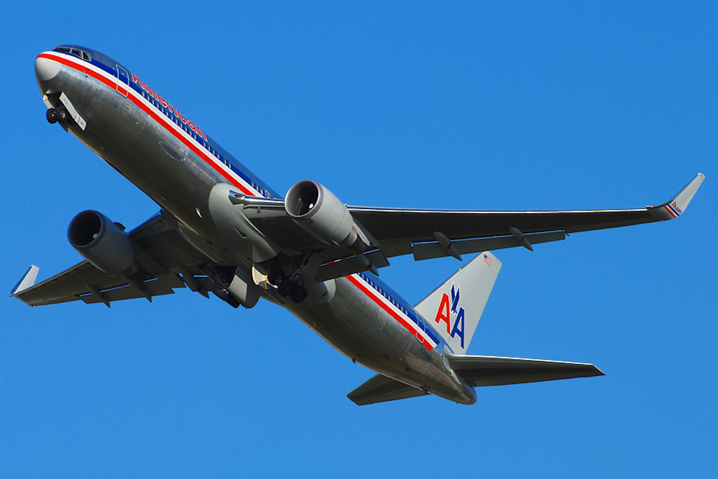 American Airlines Boeing 767-323/ER (N345AN)