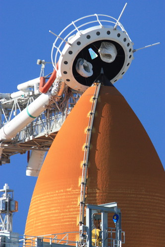 External fuel tank and beanie cap at 800mm