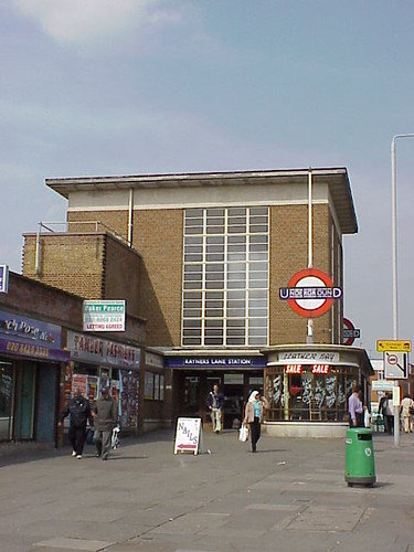 Rayners Lane Tube Station