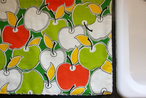 vintage apple drying mat