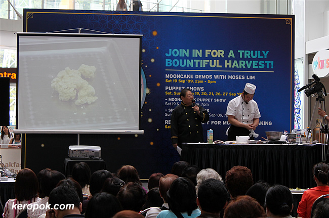 Mooncakes Demos with Moses Lim