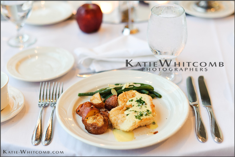 03-Katie-Whitcomb-Photographers_center-plate-dinner
