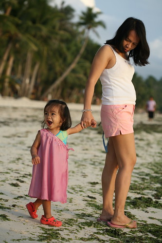 Cacing with her Mom at Station 3 Boracay