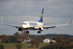 EI-EBF - 37524 - Ryanair - Boeing 737-8AS - Luton - 091102 - Steven Gray - IMG_3192