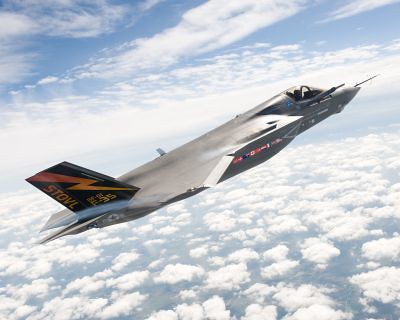 Fighter airplane picture - Lockheed F-35 in Assent