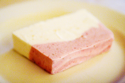 lemon and strawberry sliced gelato