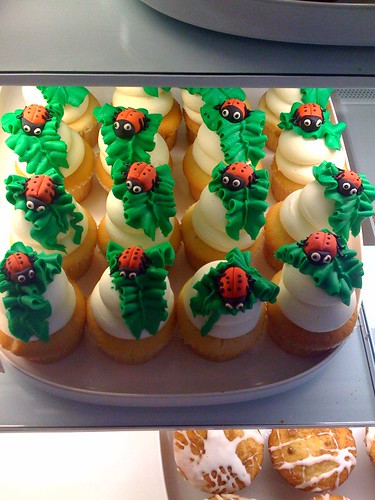 Critter cupcakes at Sweet