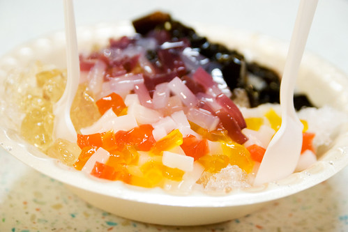 Shaved ice with jelly bits