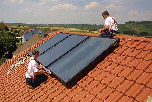 solaranlage warmwasser ROTEX Solaris Solarkollektoren Aufdach picture photo bild