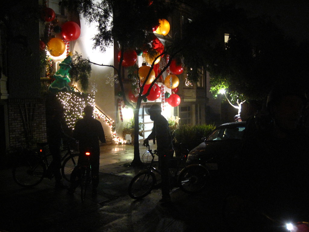 Bikes y lights everywhere.