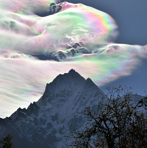 An Iridescent Cloud in Himalaya by Oleg Bartunov