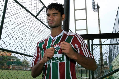 Gum, o novo zagueiro do Fluminense