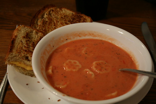 tomato soup and grilled cheese sandwiches