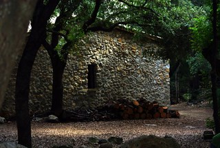 The Save stone house. Casa de piedra del guarda.