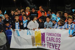 Partidos solidario con Carlos Tévez.
