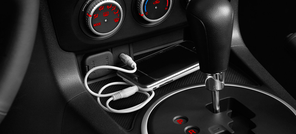 iPod, audio input jack Mazda Miata MX-5