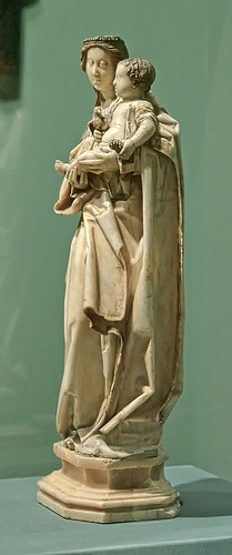 Alabaster statue, "Virgin and Child", German or South Netherlandish, ca. 1460, at the Saint Louis Art Museum, in Saint Louis, Missouri, USA
