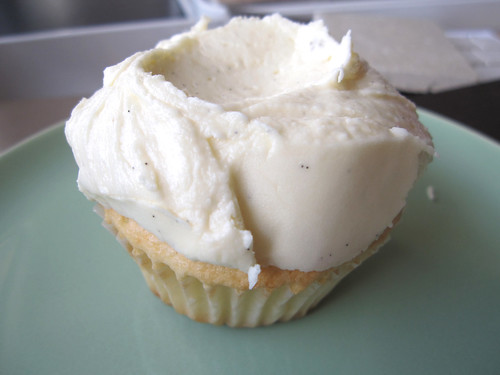 09-21 vanilla cupcake