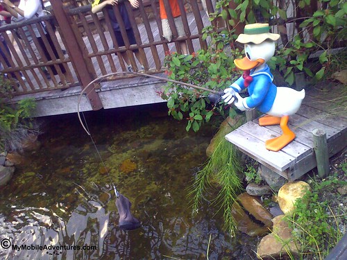 102320091306-WDW-DAK-Donald-Duck-Fishing